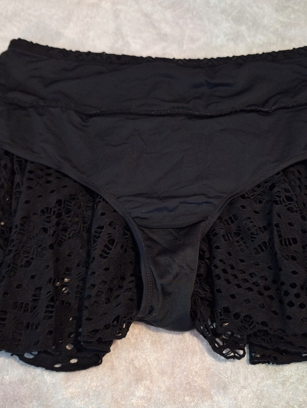 Black Crochet Swim Skirt/Bikini bottom with a flirty flare at the hem, size L - Picture 9 of 10